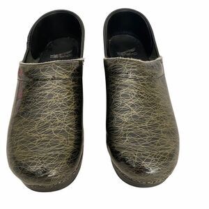 Dansko Black/Gold Scribble Design Professional Clogs Sz 39‎ (8.5-9)